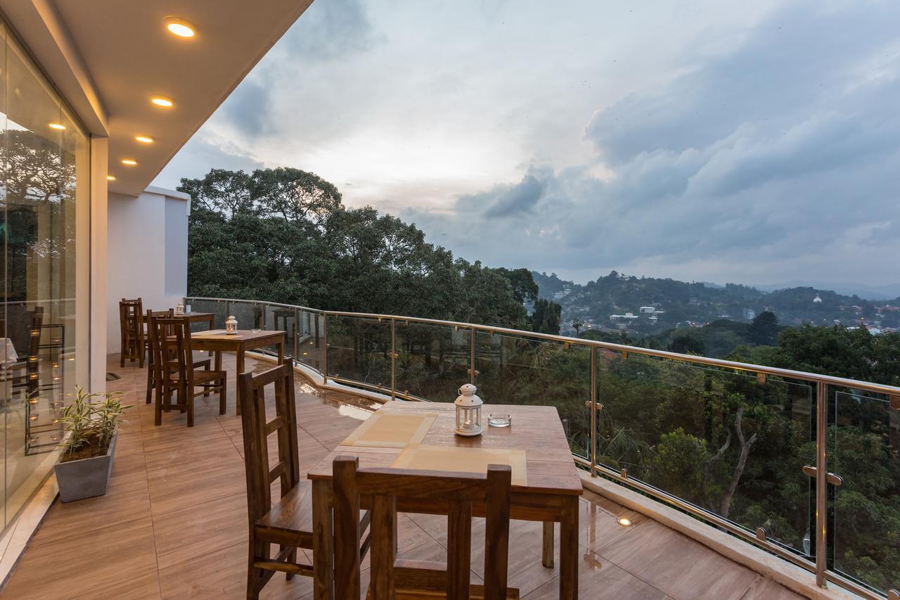Sandriana Lake View Hotel Kandy Exterior photo
